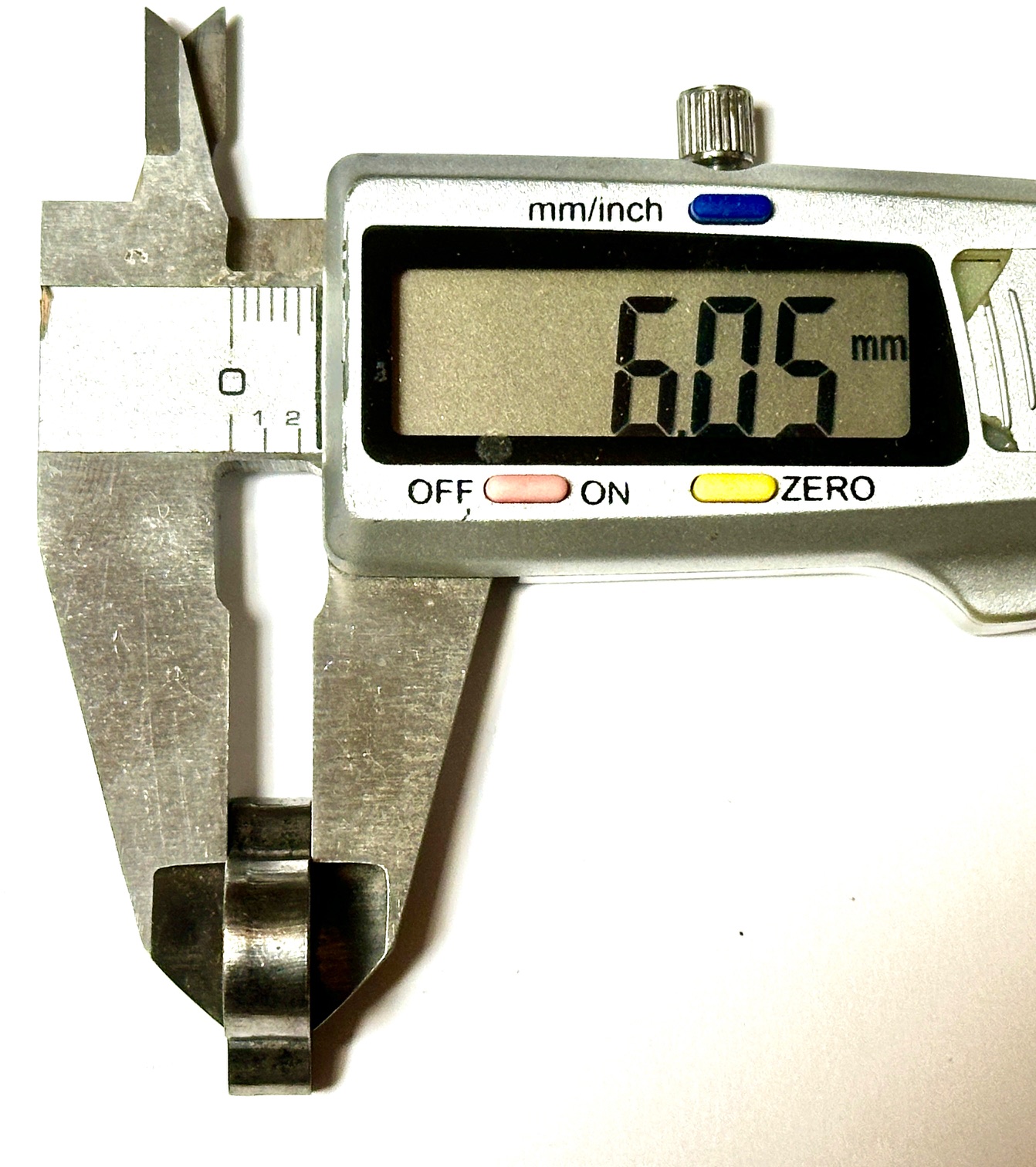 Anlötsockel mit Gewinde M6