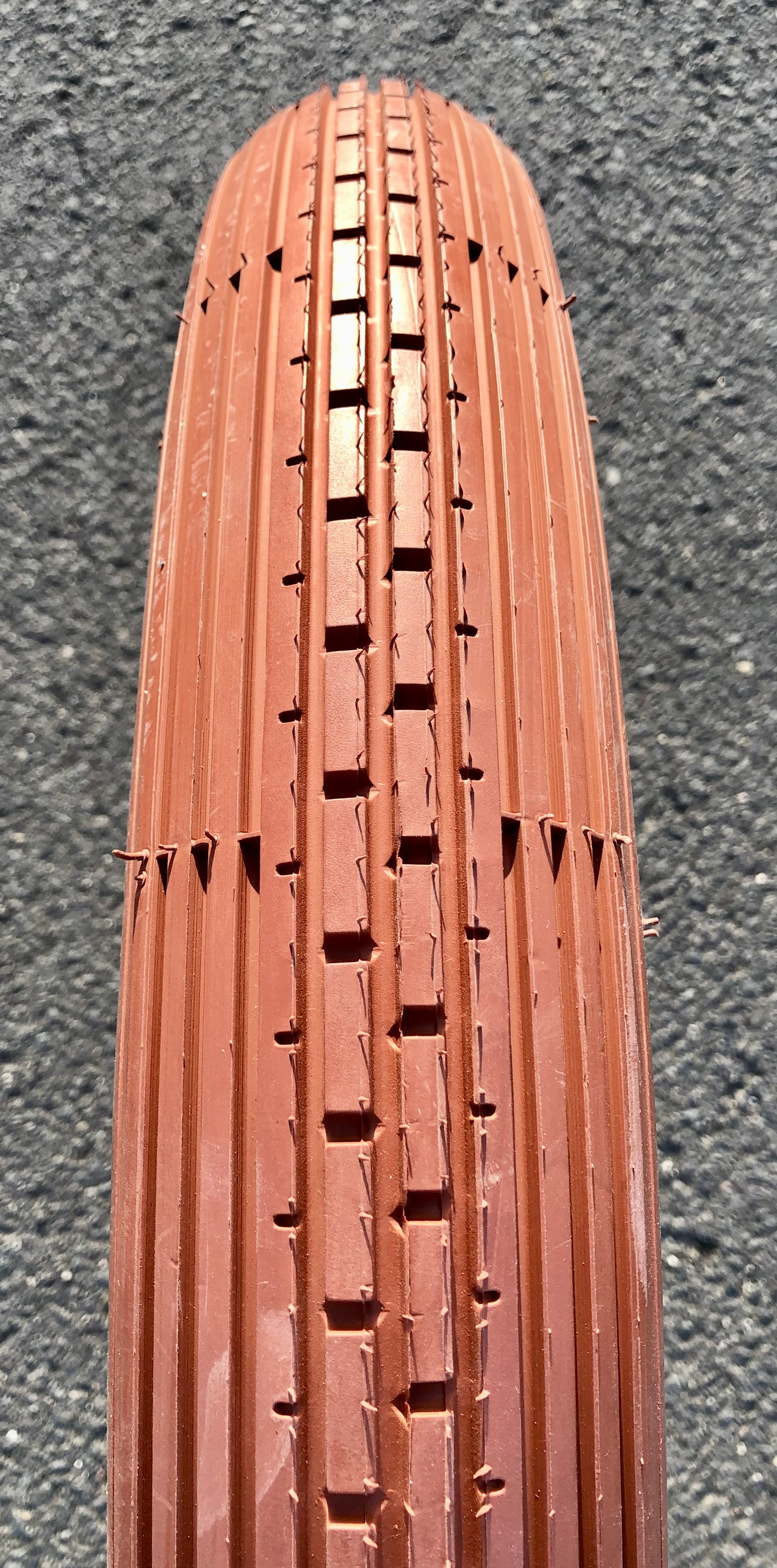 24 x 3.0 Thick Brick Reifen ziegelrot / tonfarben