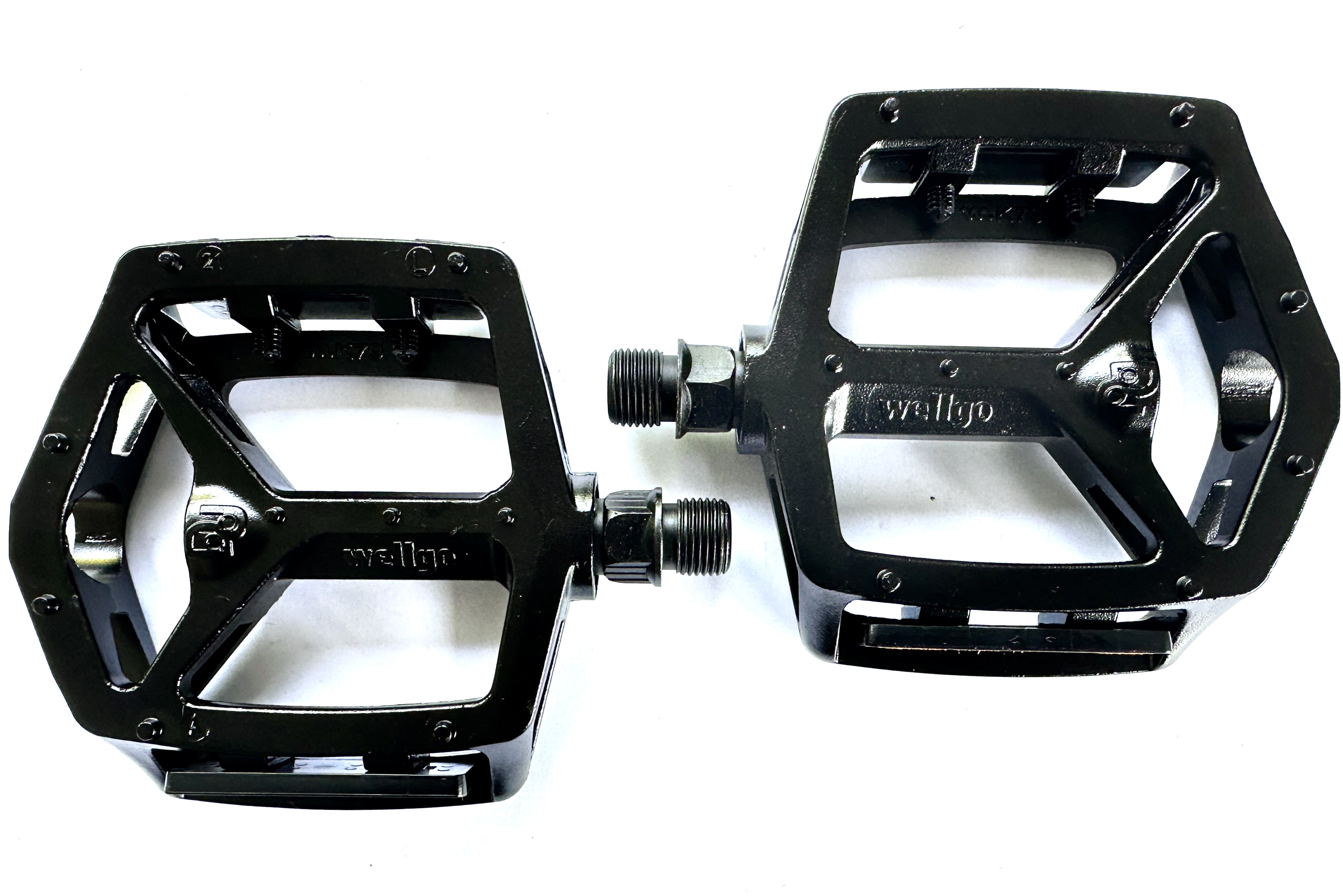 Wellgo B249DU Plattform Pedale Alu 9/16 mit Reflektoren, schwarz
