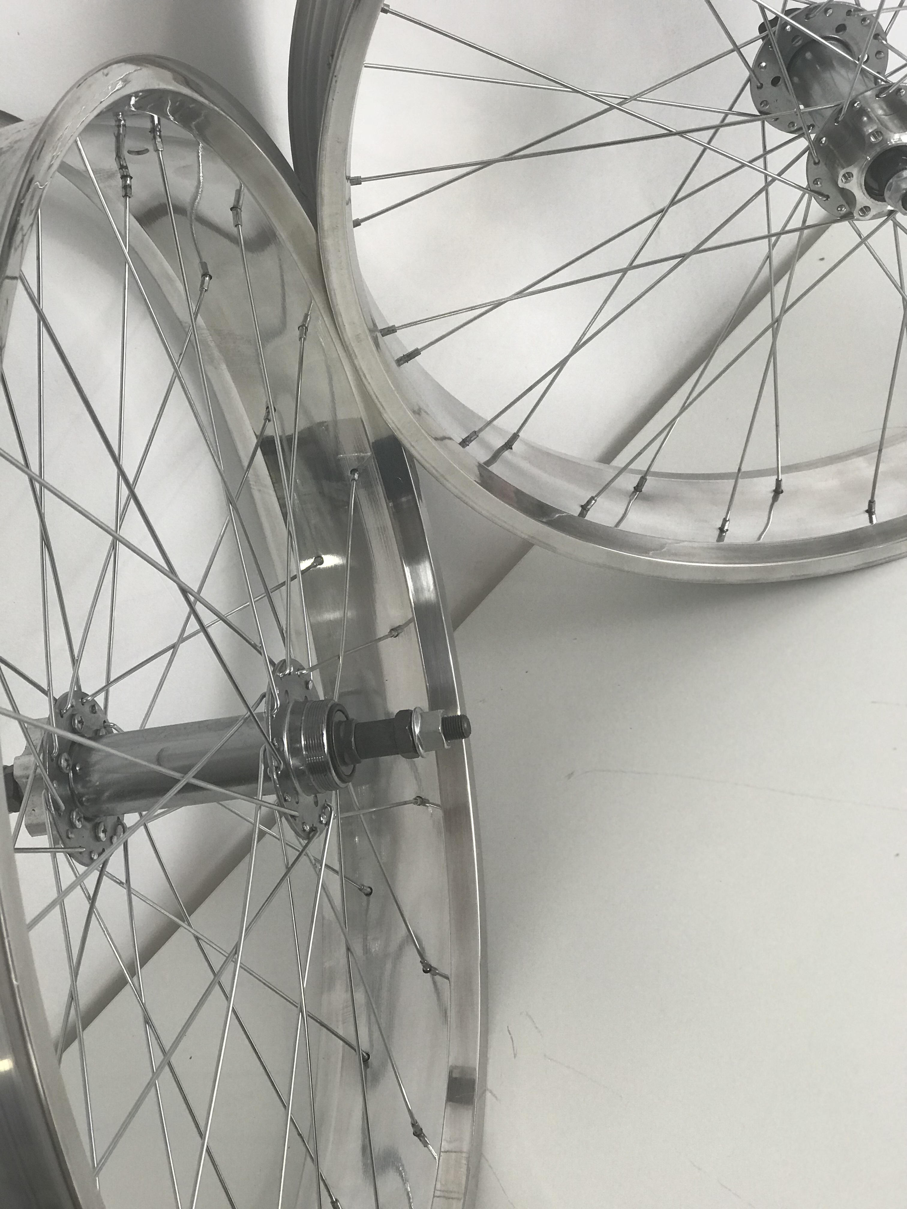Laufradsatz 82 x 4, Vorder- und Hinterrad, 24 Zoll silber poliert