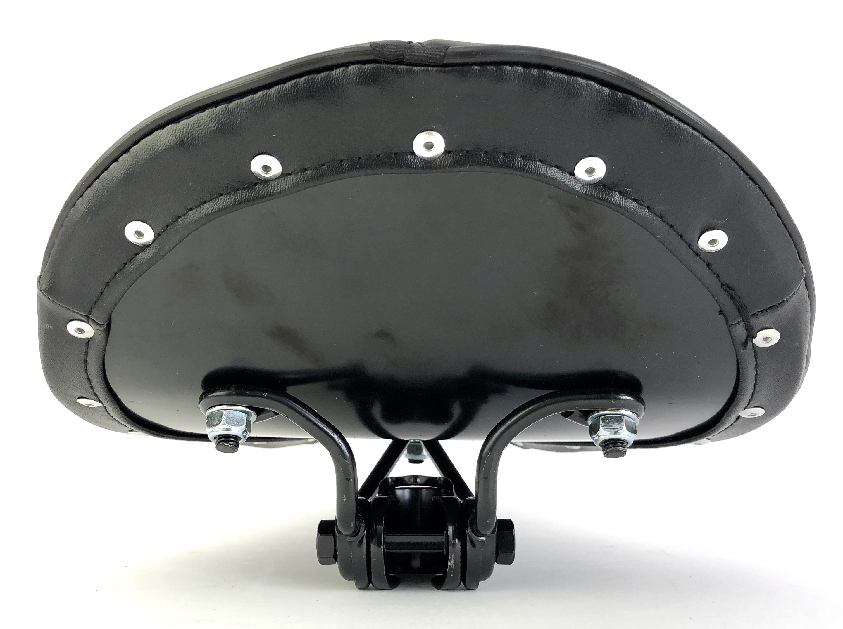 Boardtracker Sattel schwarz mit schwarzen Nähten in Diamant Steppung
