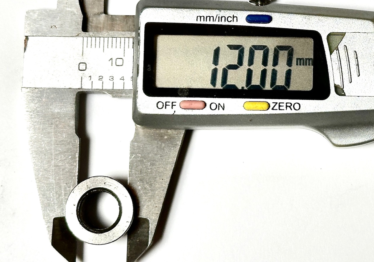Einschweißgewinde / Schweißmuffe mit 2 mm Bund M10