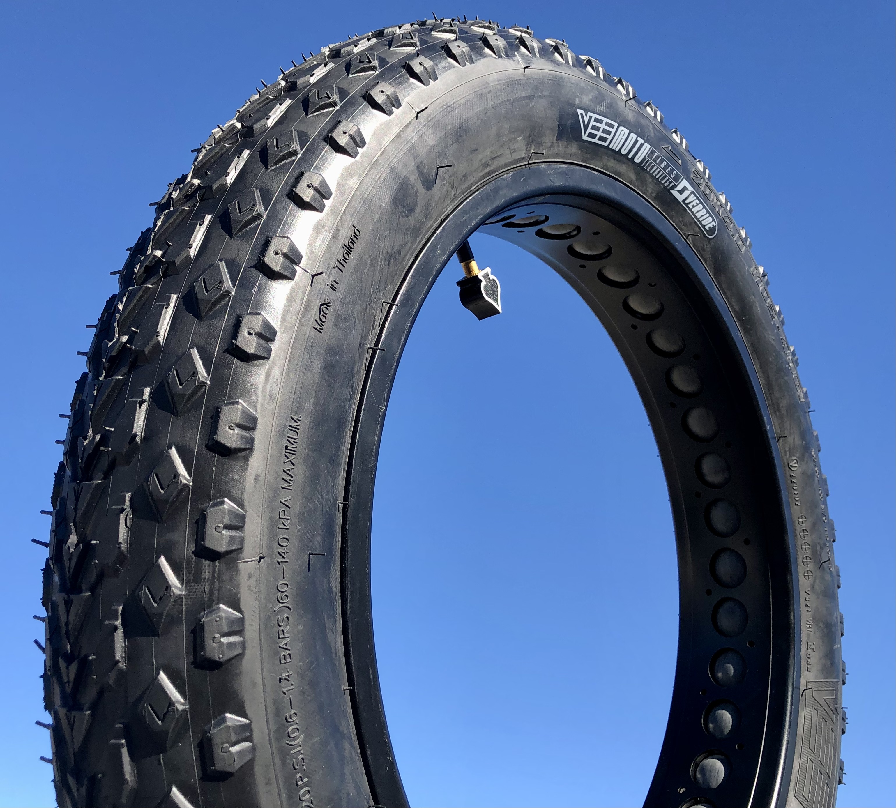 204 Vee Rubber E-Mission Command Reifen 20 x 4 schwarz