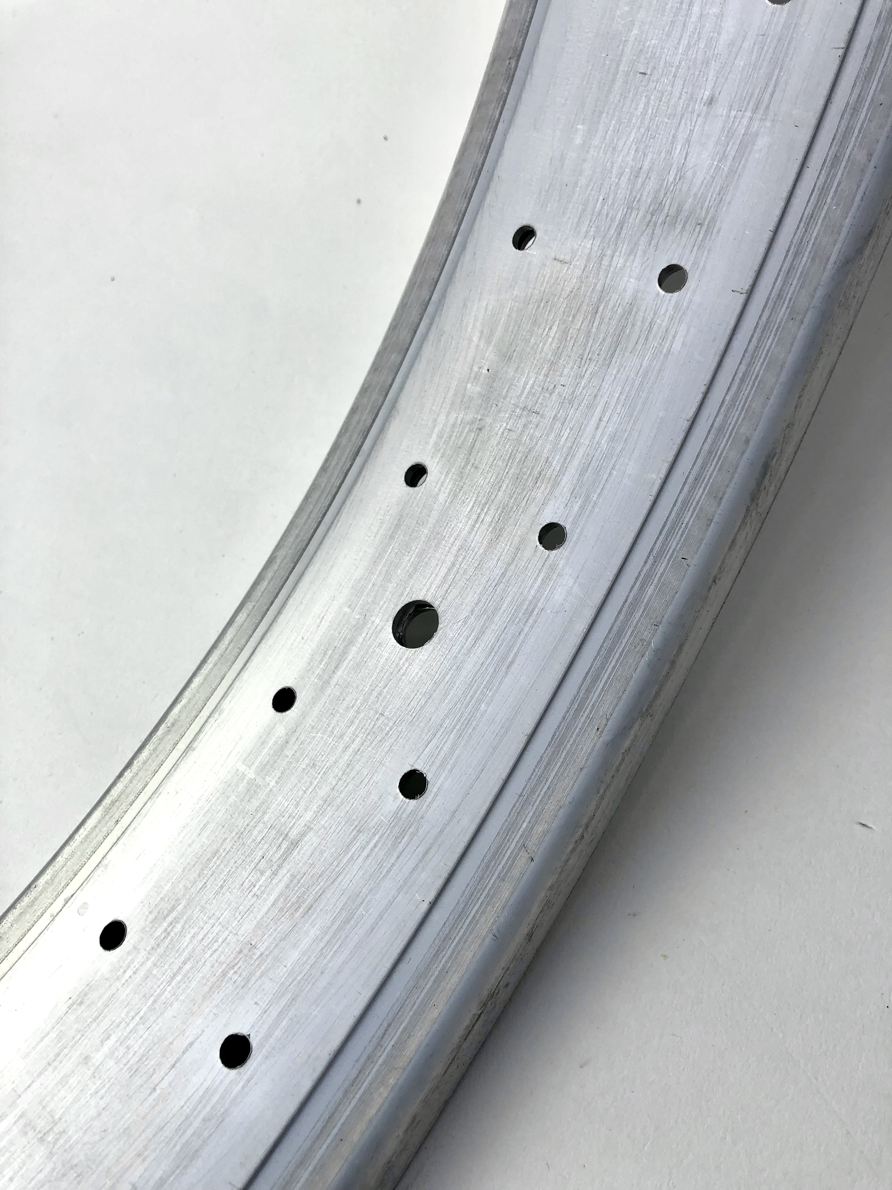 Alufelge 26 Zoll 82 mm 72 Loch roh
