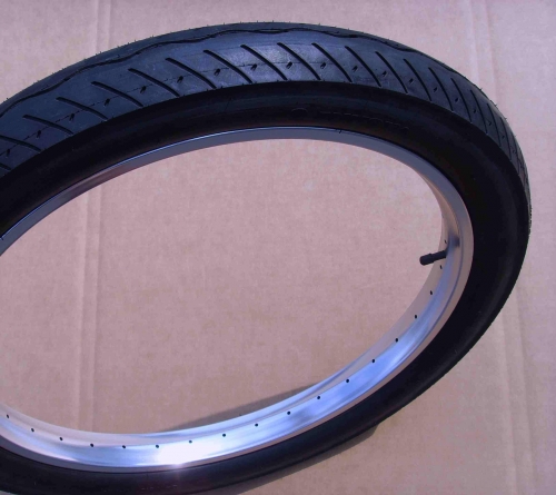 Reifen Street Hog 24 x 3.0 schwarz ohne Schriftzug