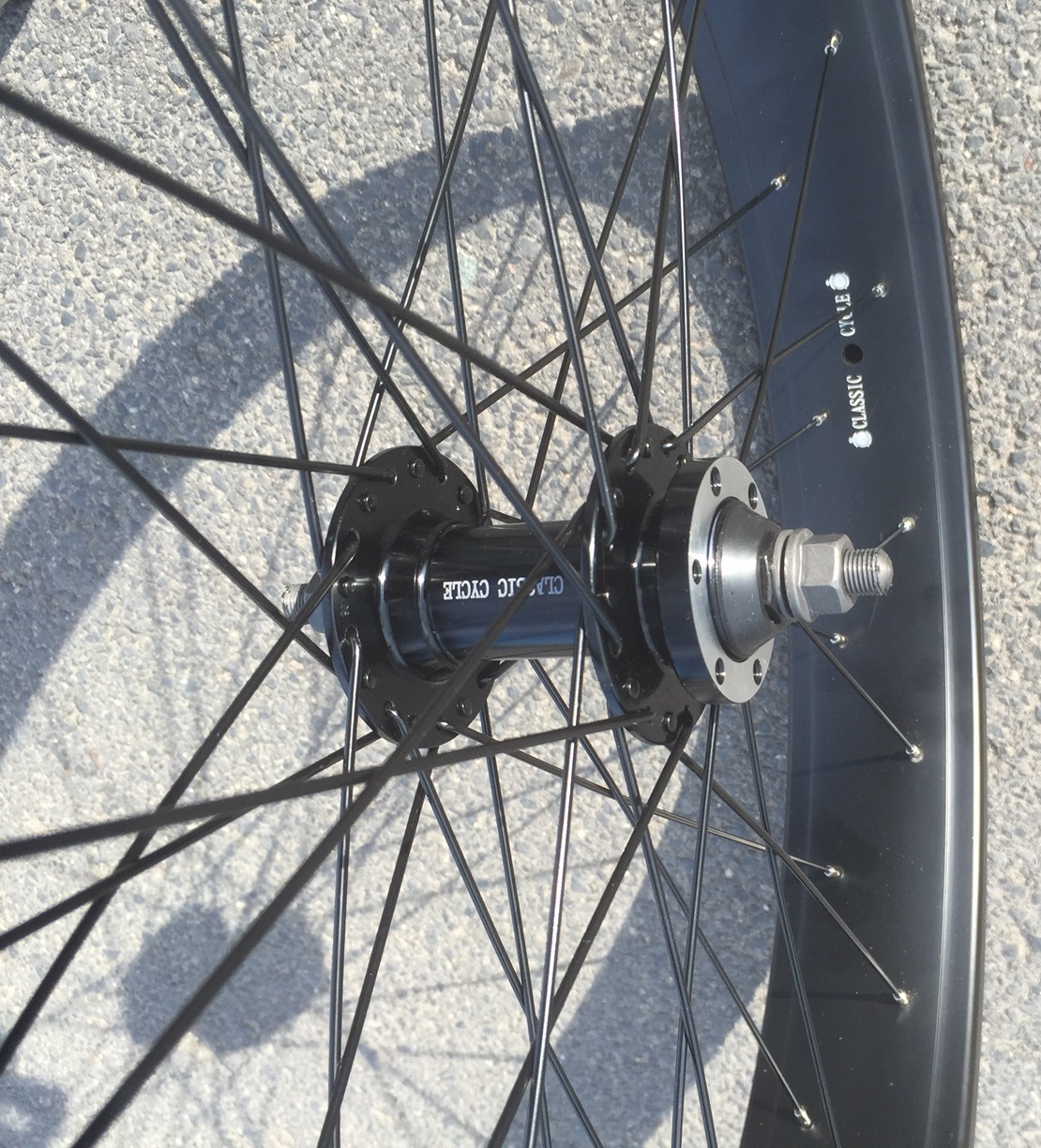 24 Vorderrad 82 mm Alufelge, Scheibenbremse mattschwarz