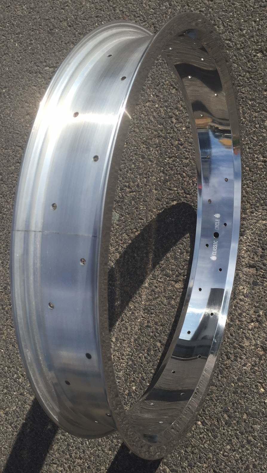 Alufelge 20 Zoll 67 mm hochglanzpoliert