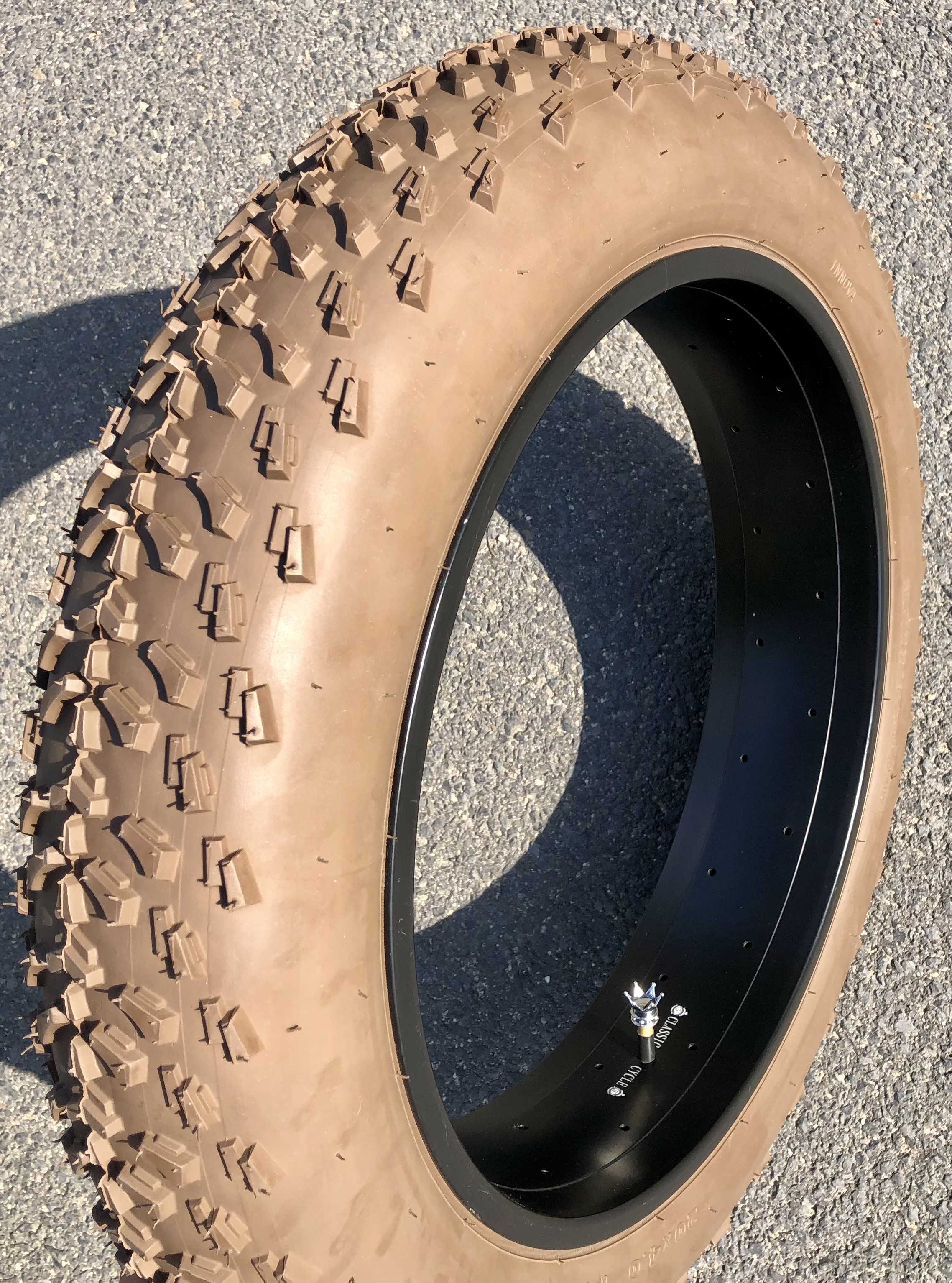204 Reifen 20 x 4.0 braun