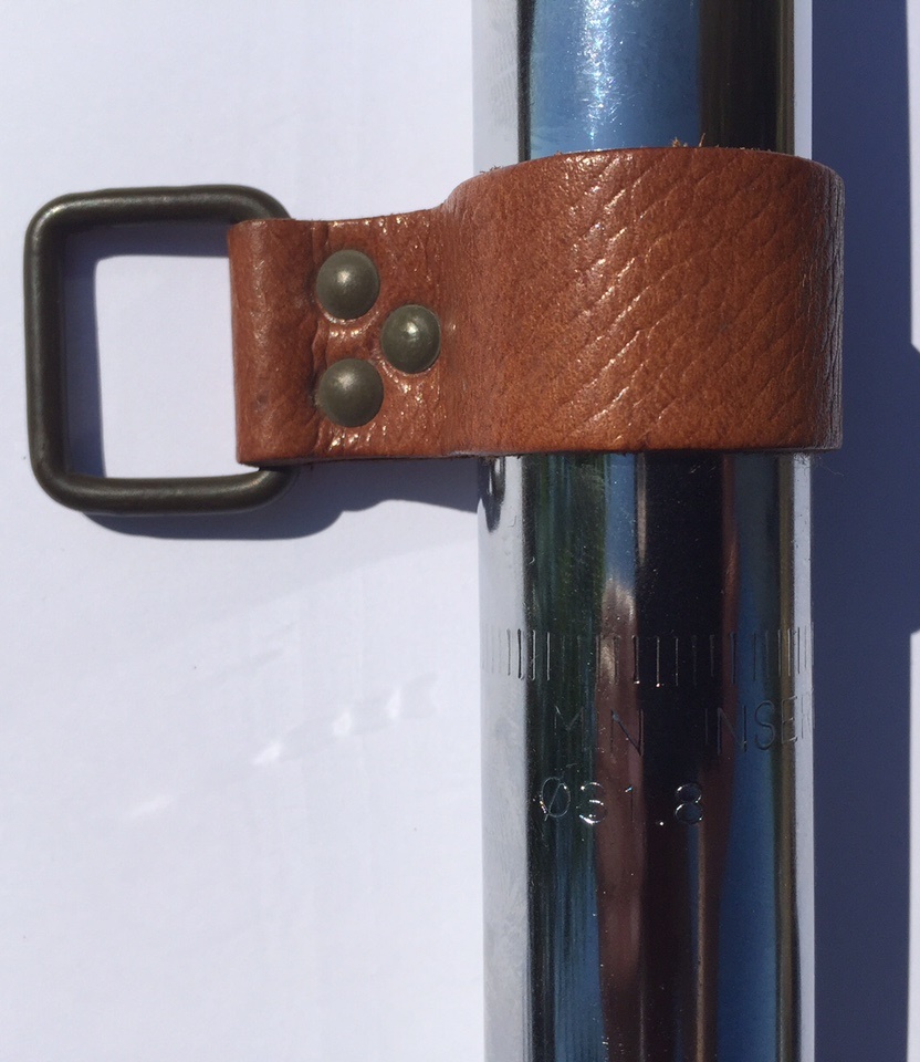 Universalhalter / Lederschlaufe mit Metallschnalle