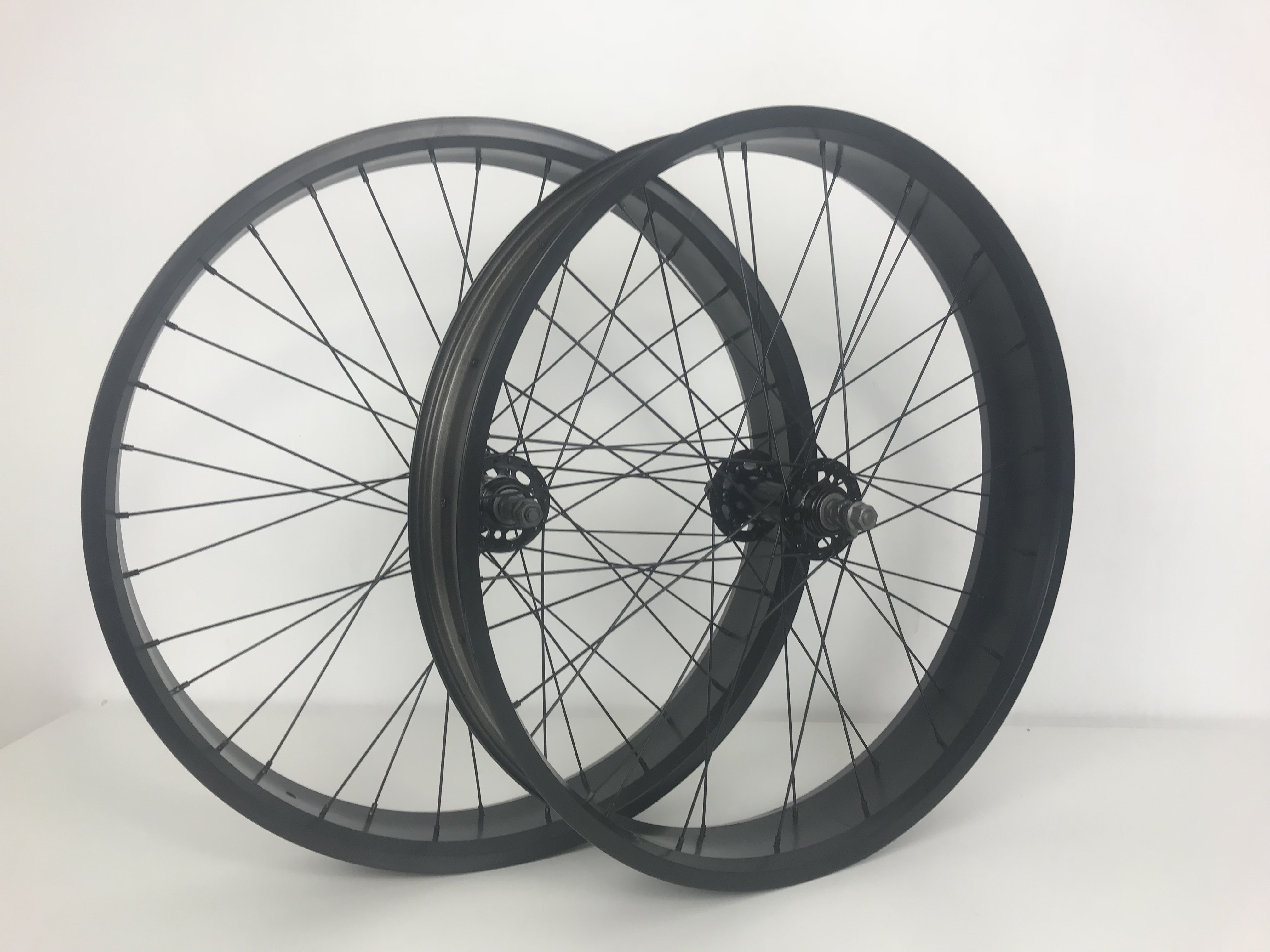 Laufradsatz 82 x 4, Vorder- und Hinterrad, 24 Zoll schwarz
