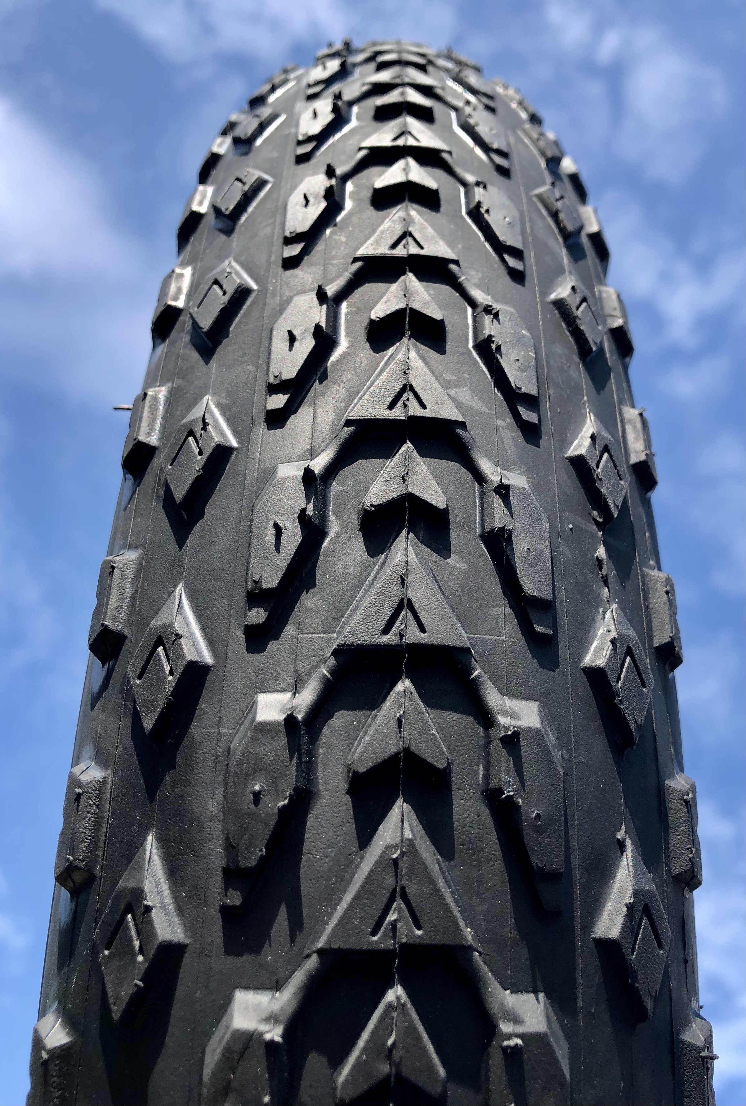 204 Vee Rubber E-Mission Command Reifen 20 x 4 schwarz, Weißwand