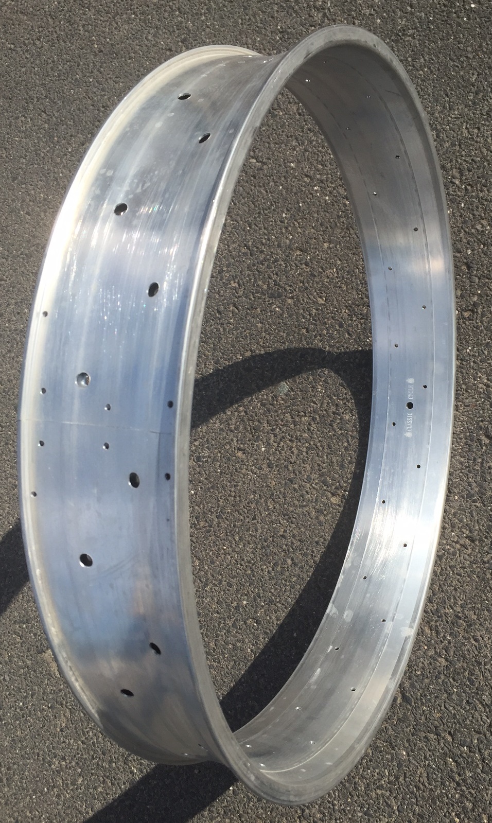 Alufelge 26 Zoll 102 mm, roh / unlackiert