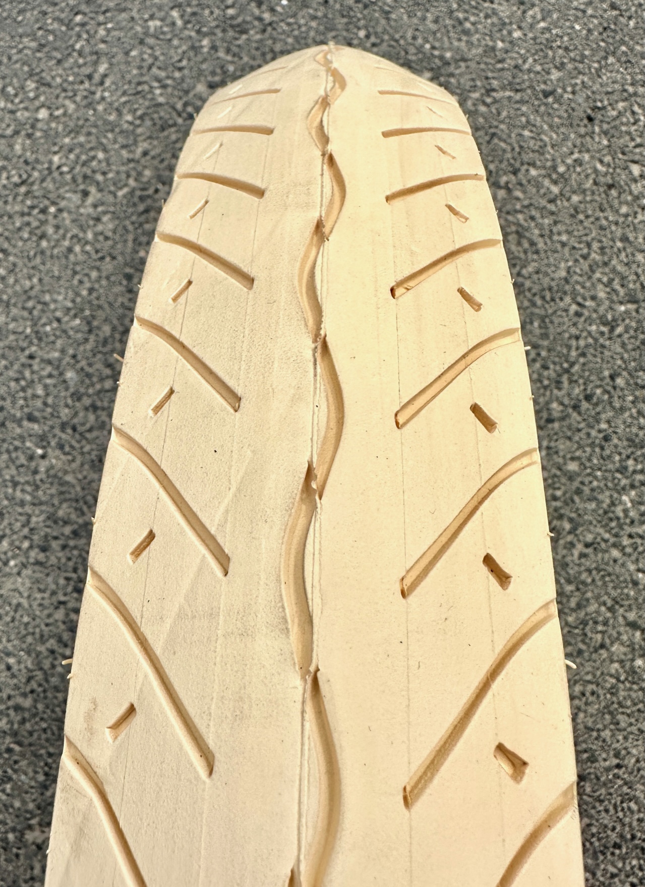 Reifen Street Hog 20 x 3.0 creme
