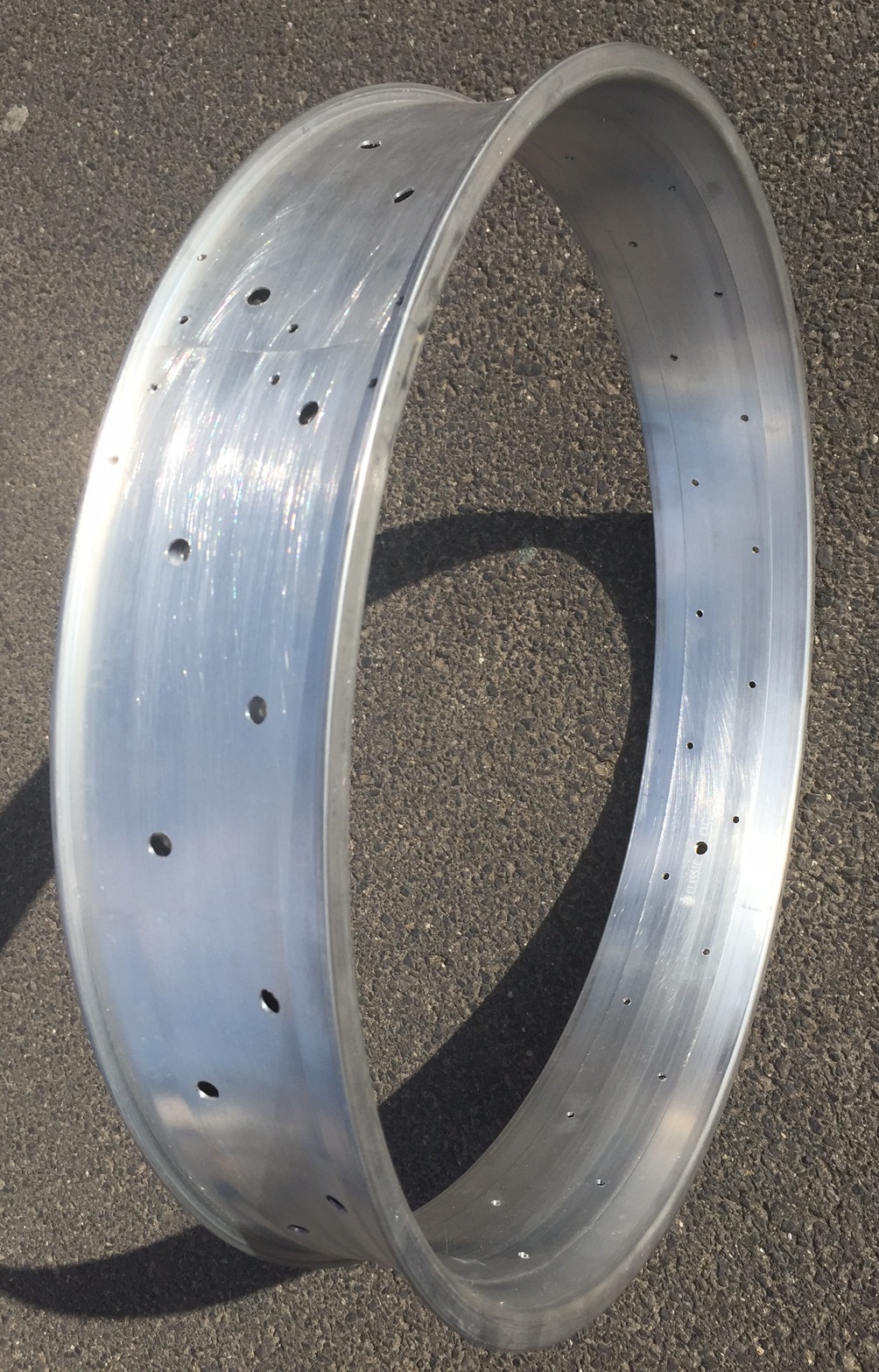 Alufelge 24 Zoll 102 mm roh / unlackiert