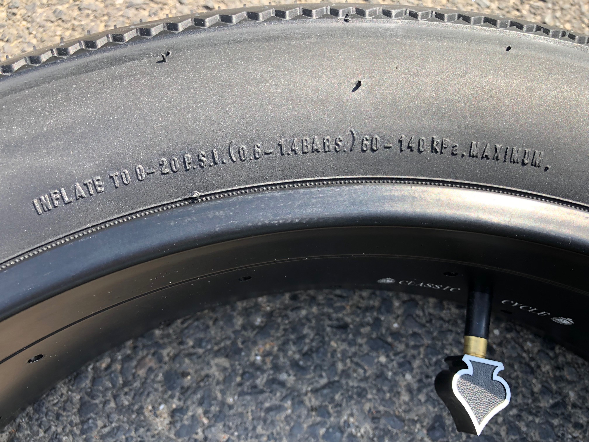 204 Reifen Zig Zag 20 x 4.0 - 97/102 - 406
