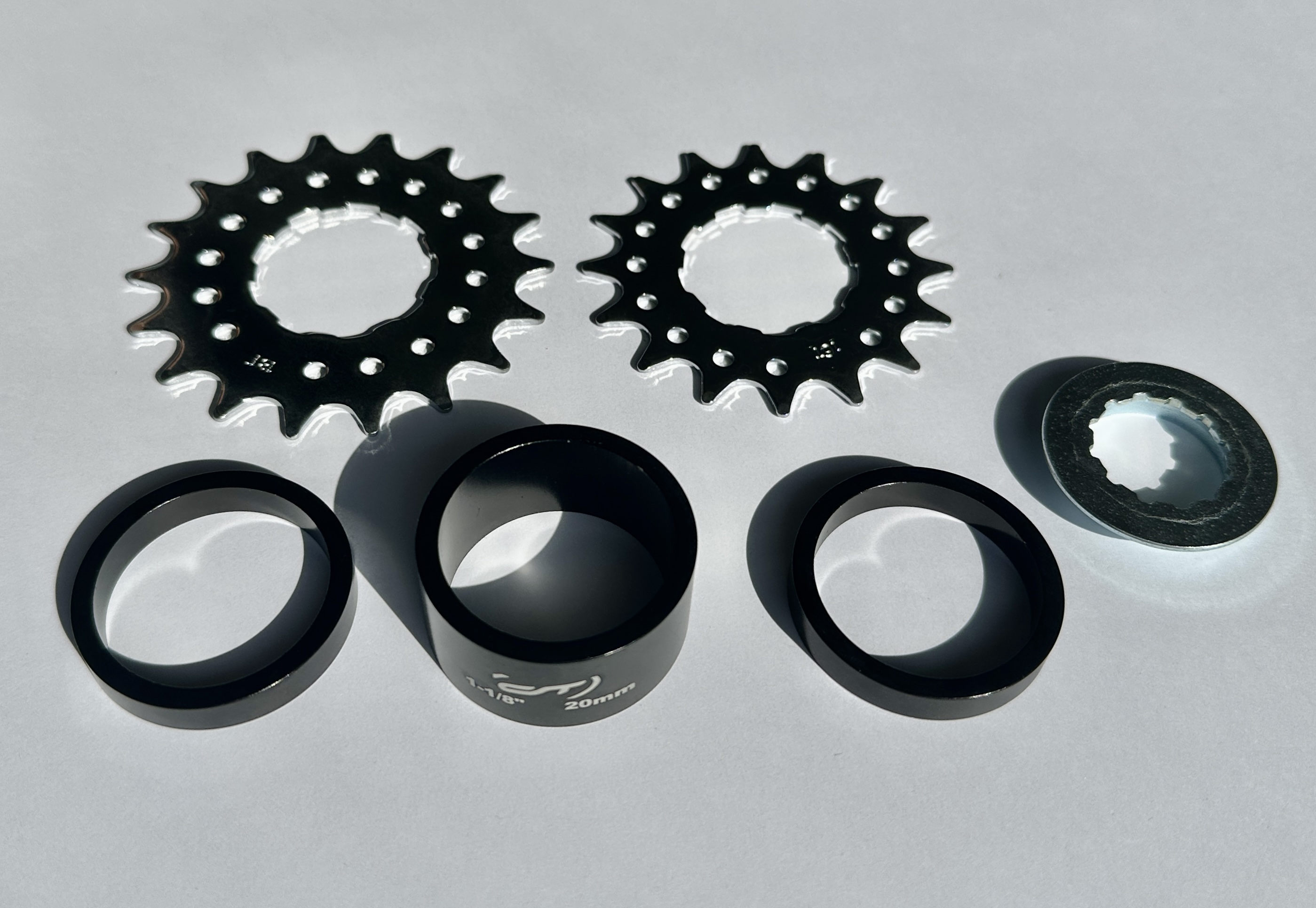 Contec Single Speed Ritzel mit 16 + 18 Zähnen und Distanzring-Set
