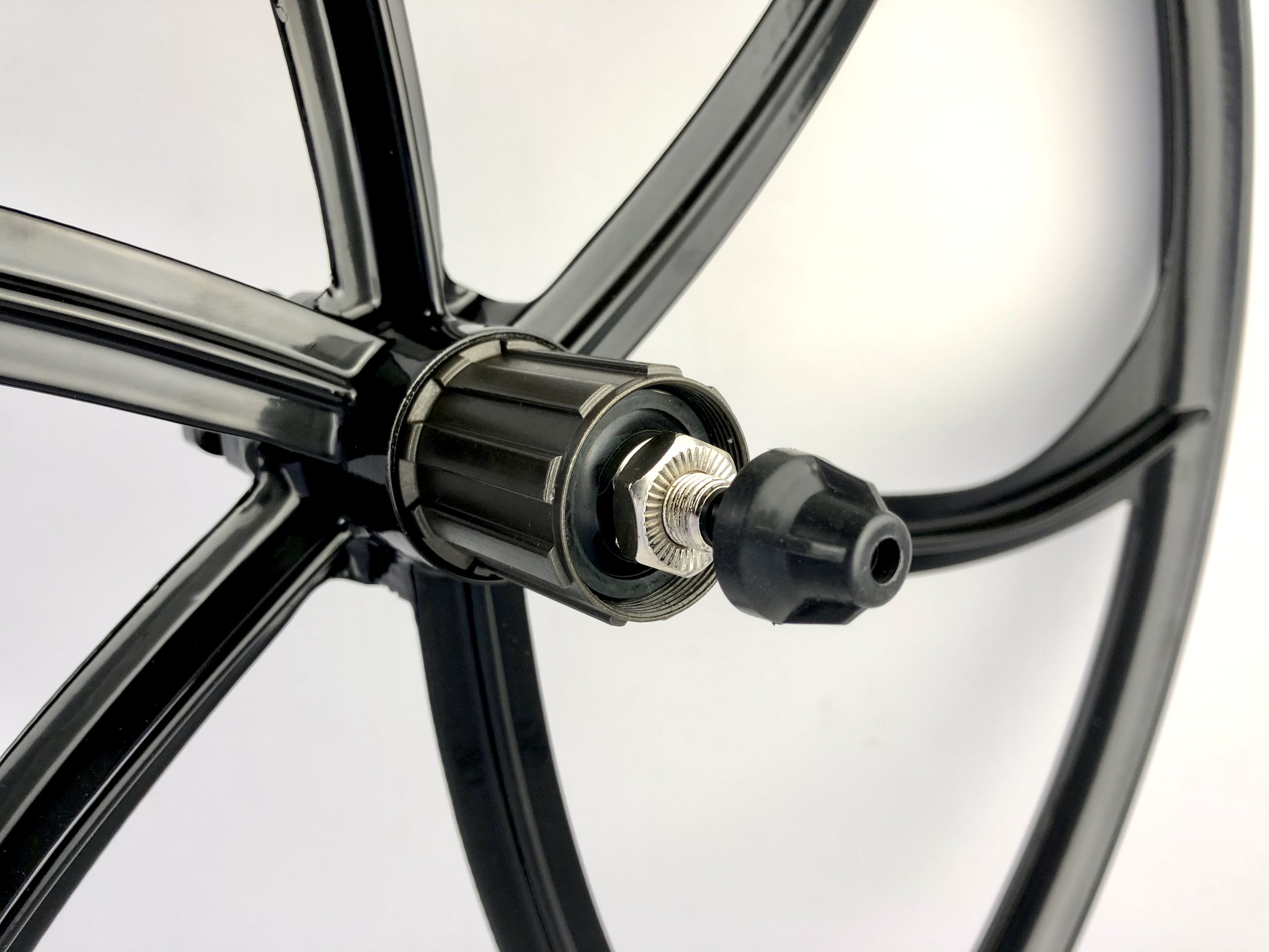 Magnesium 26 Zoll Hinterrad schwarz 6 Speichen für Kassette