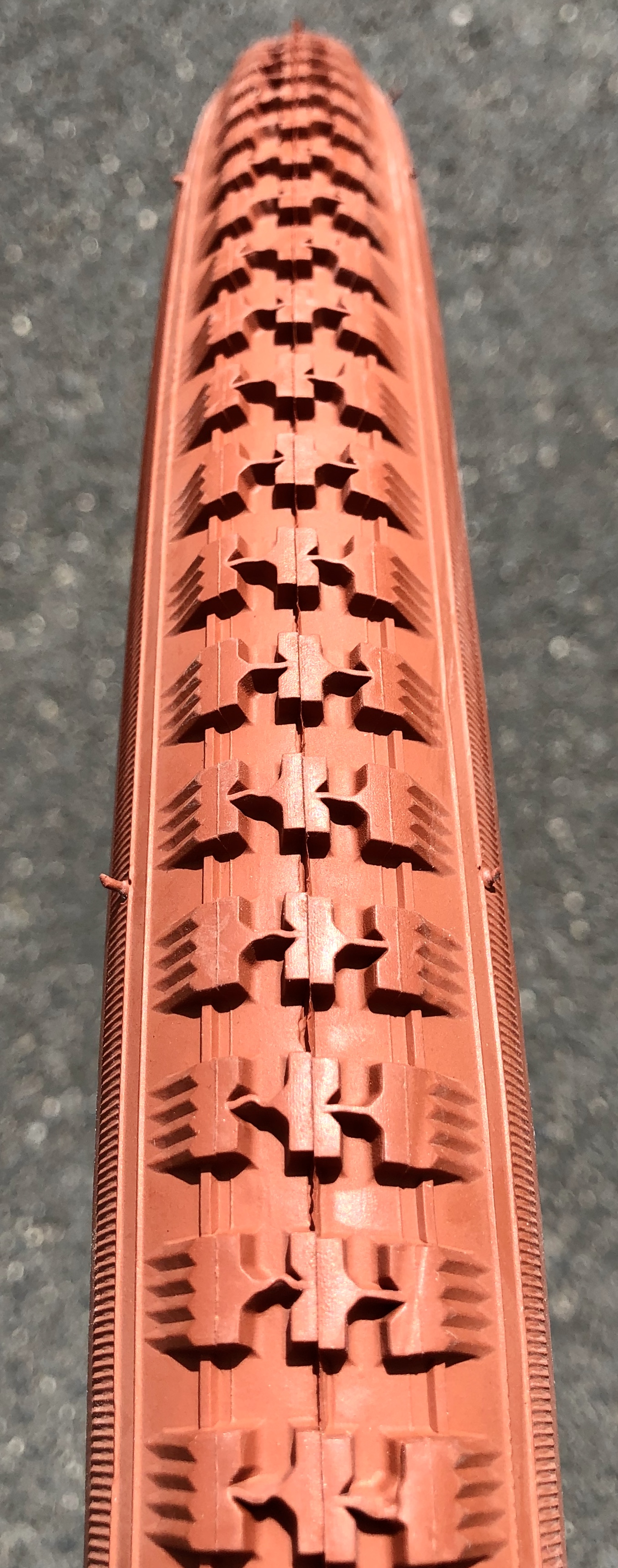 28 x 1 1/2 40-635 Reifen ziegelrot tonfarben