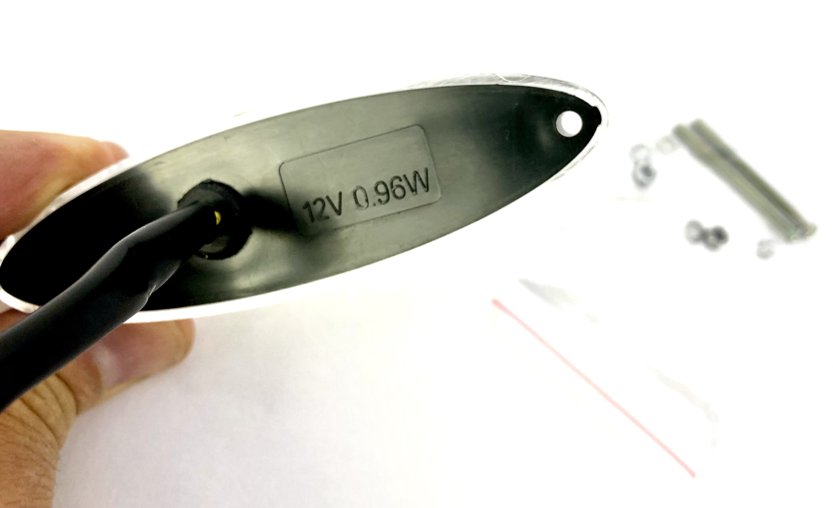 12V Weiße LED Heckleuchte, rot leuchtend