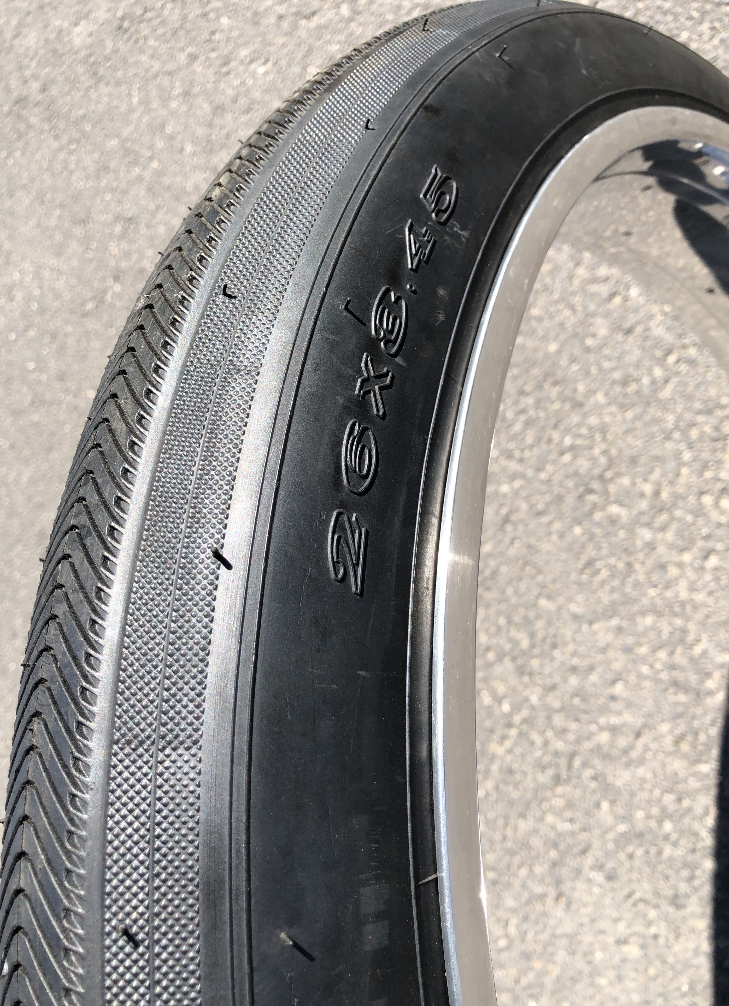 Reifen WOW  26 x 3.45 schwarz