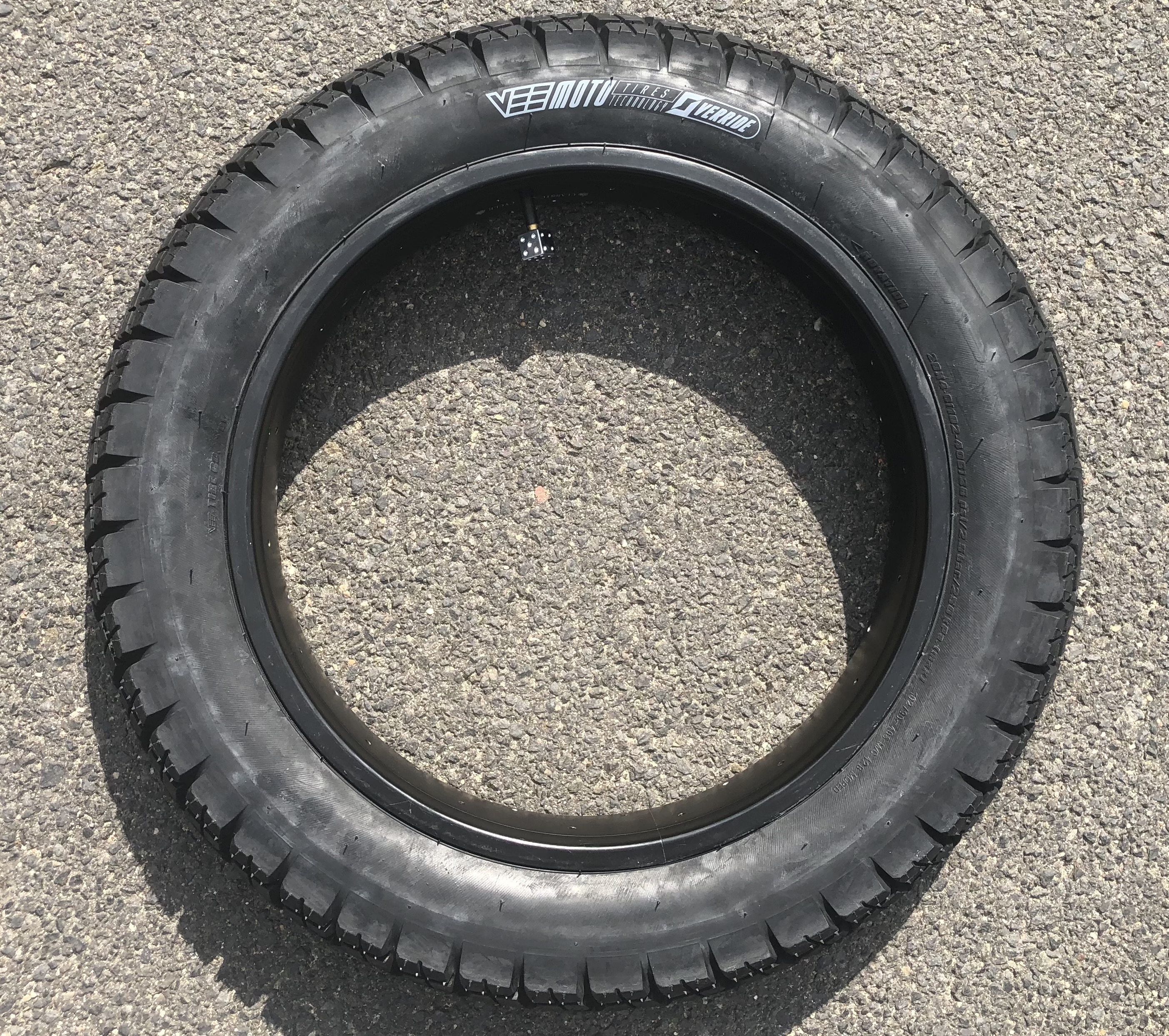 204 Vee Rubber E-Huntsman Reifen 20 x 4.0  Zoll reinschwarz