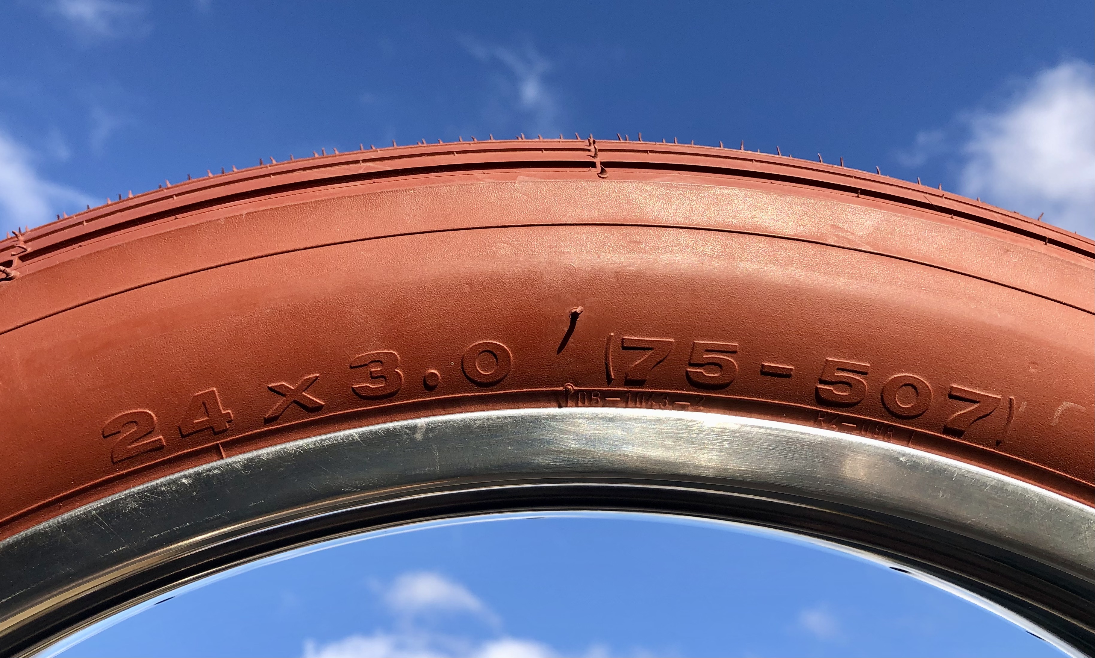 24 x 3.0 Thick Brick Reifen ziegelrot / tonfarben