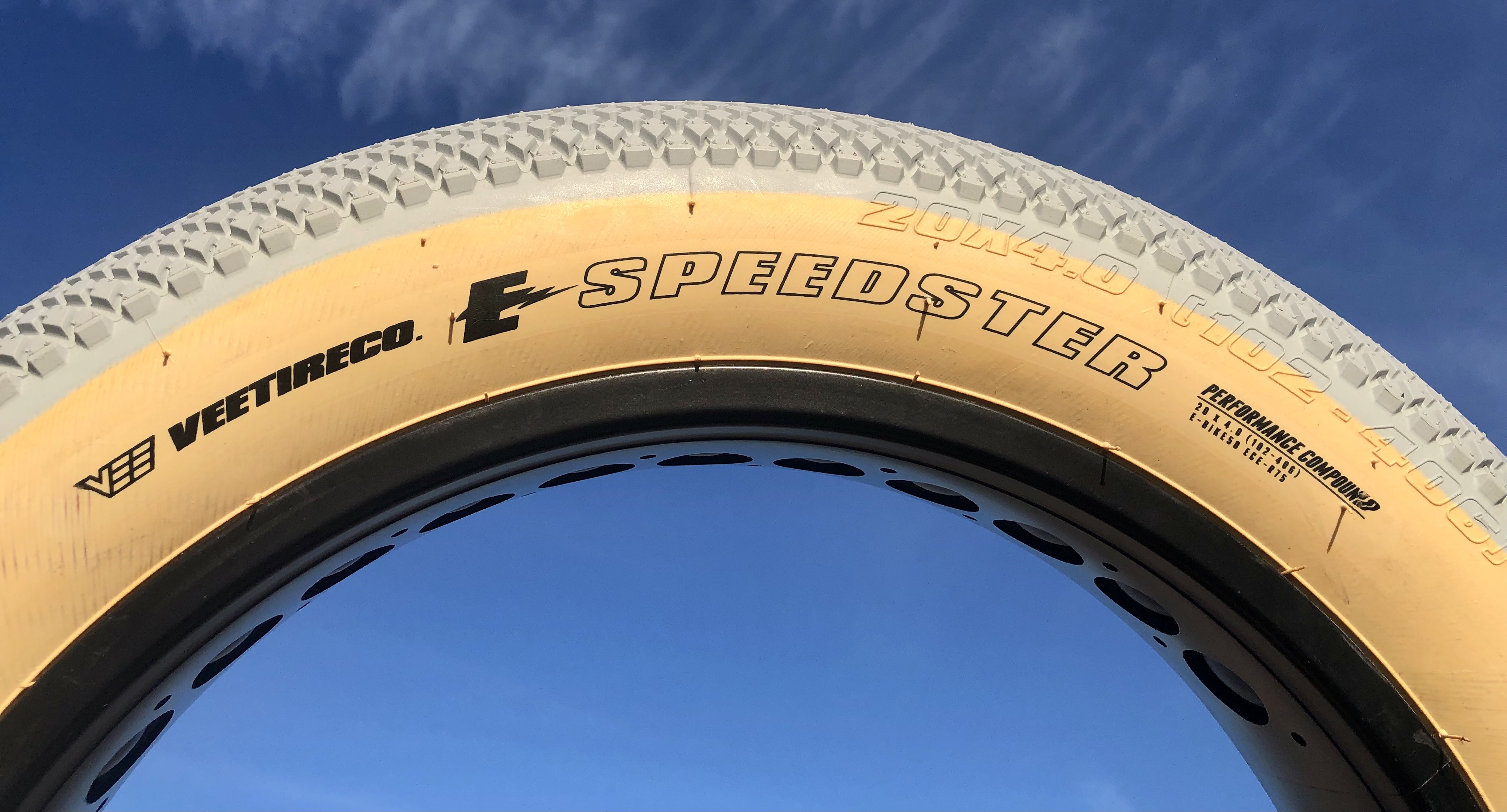 Limited Edition E-Speedster Hellgrau Skinwall Reifen 20 x 4  Zoll