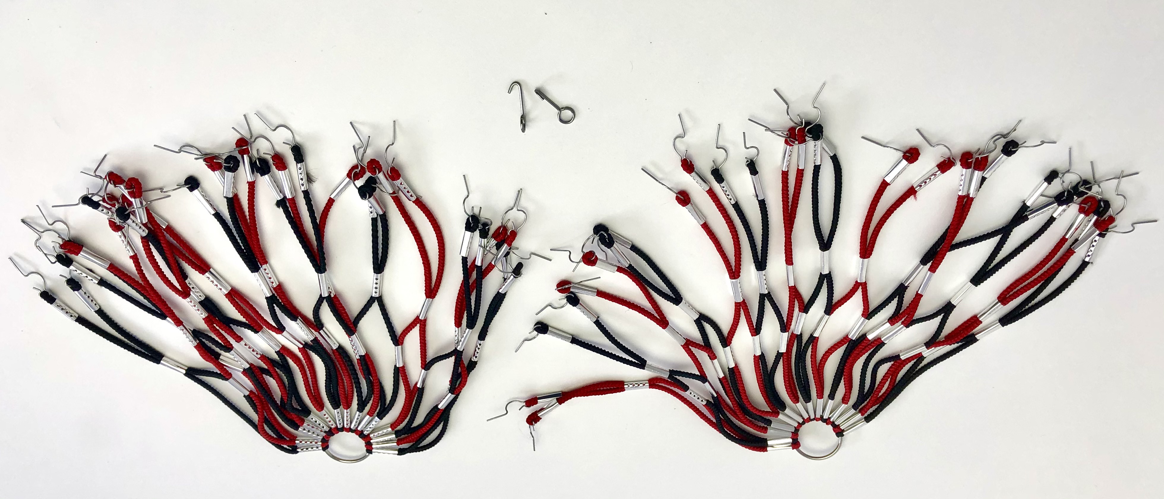 Kleidernetz Rockschutz Gummi, schwarz-rot