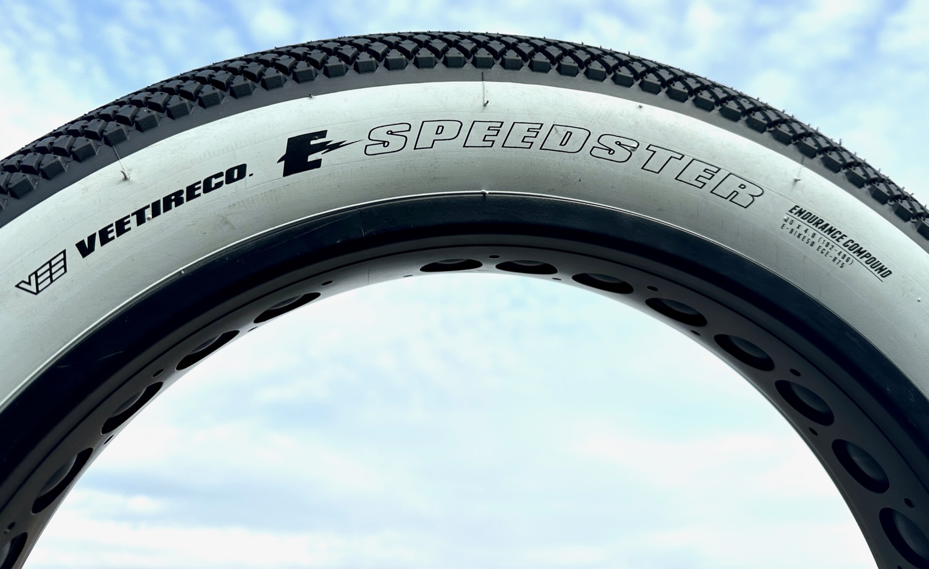 204 Vee Rubber E-Speedster Weißwand Reifen 20 x 4  Zoll