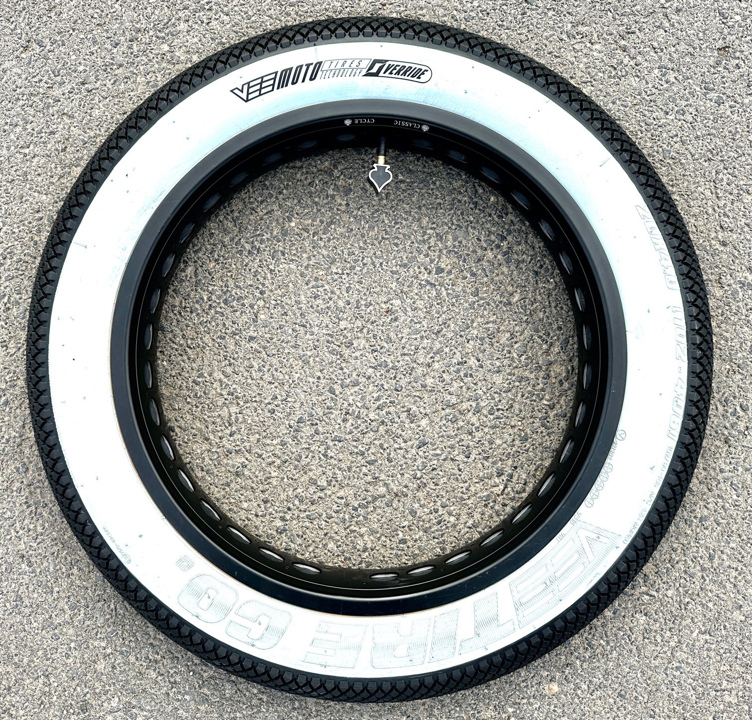 204 Vee Rubber E-Speedster Weißwand Reifen 20 x 4  Zoll