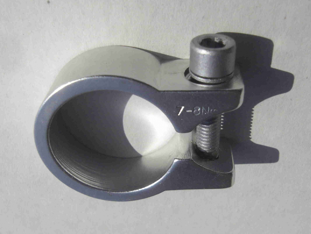 Sattelstützklemme 31,8 Alu poliert silber