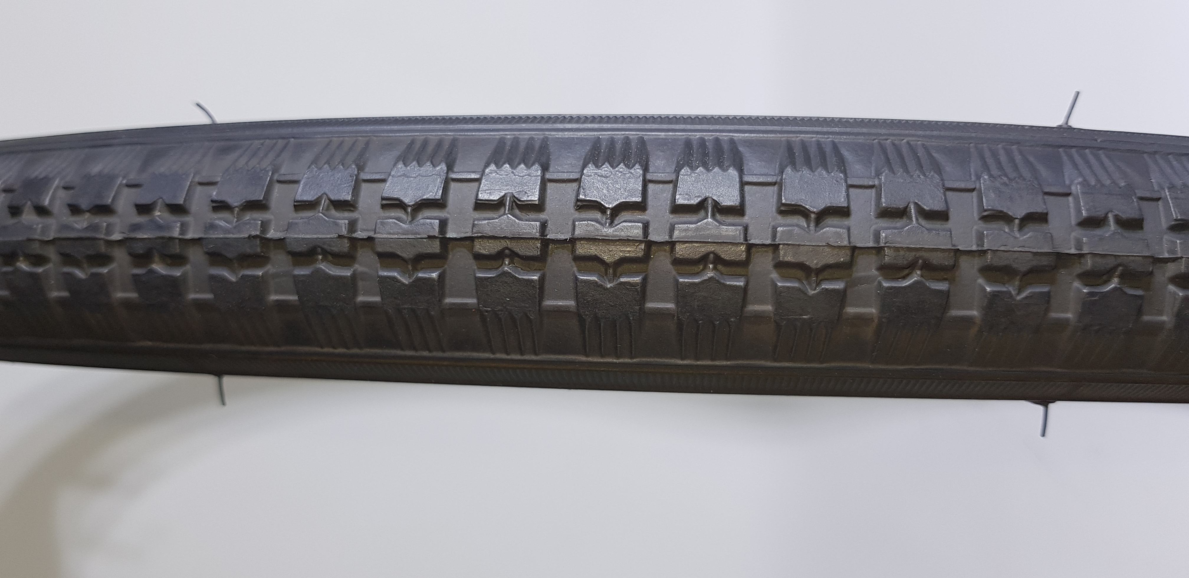 Reifen Weißwand 28 x 1 5/8 x 1 3/8  37-622