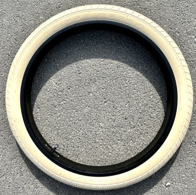 Reifen Street Brick Semi Slick 26 x 3.0 creme