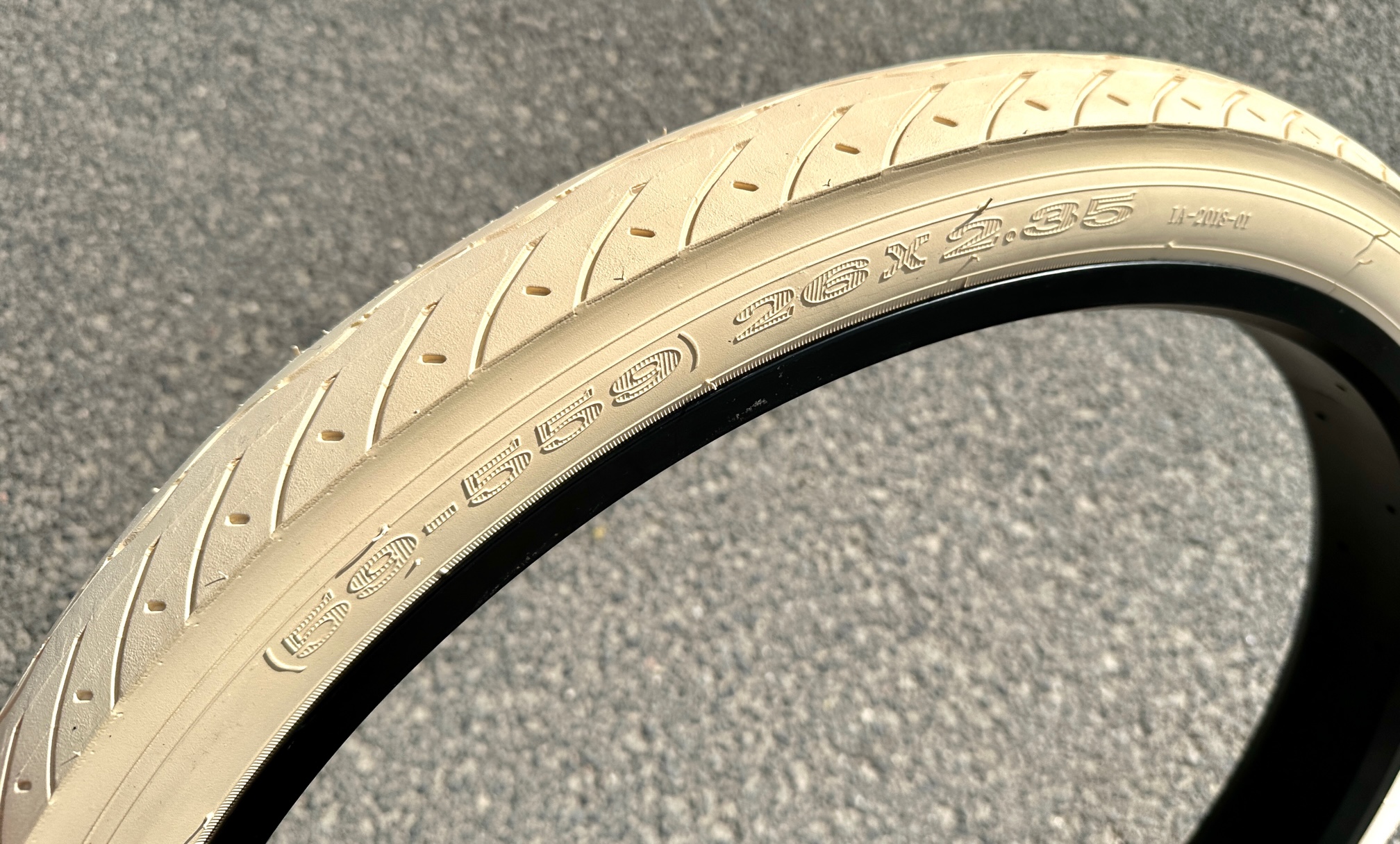 Reifen Street Hog 26 x 2.35 creme