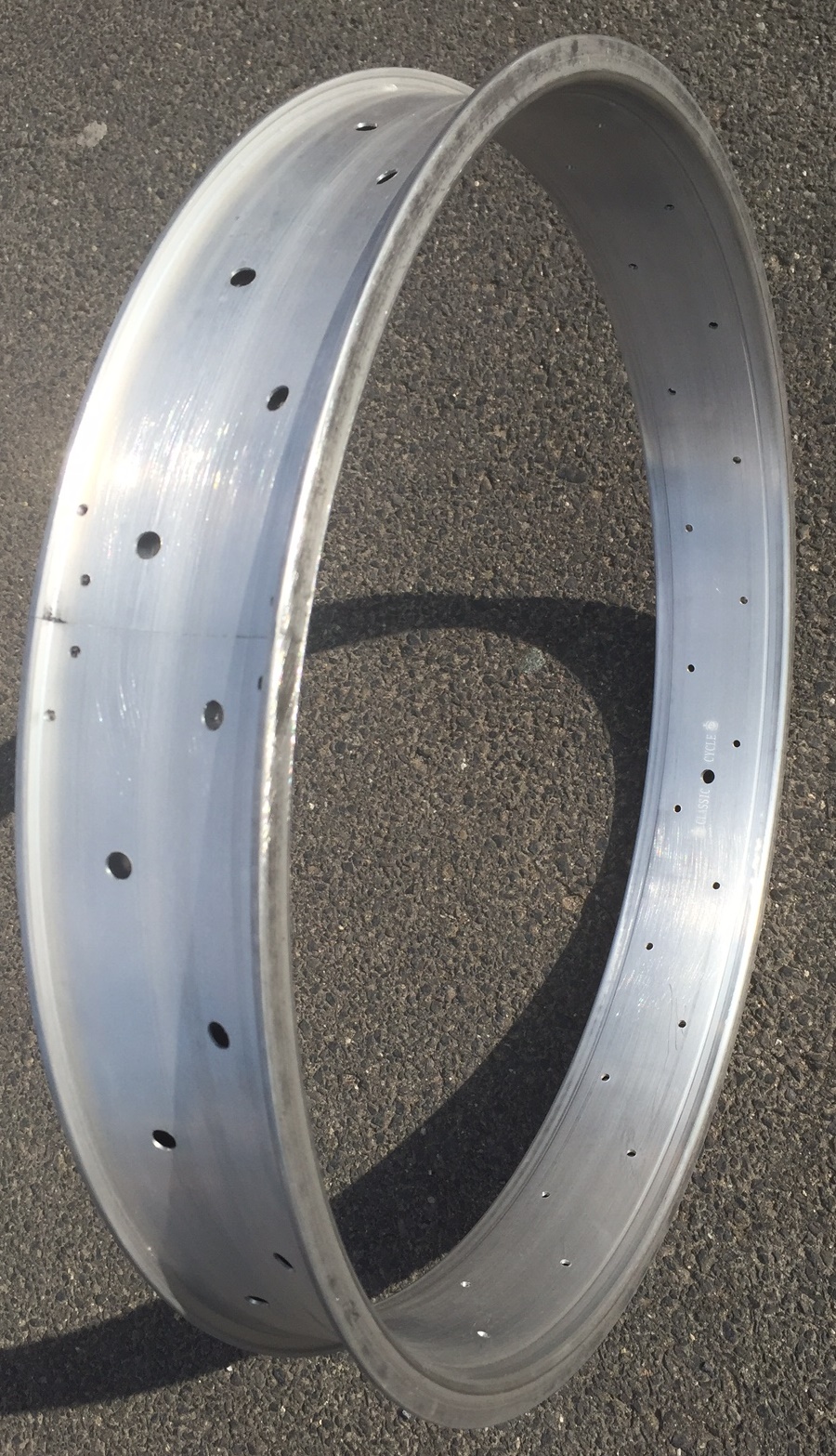 Alufelge 24 Zoll 82 mm roh / unlackiert