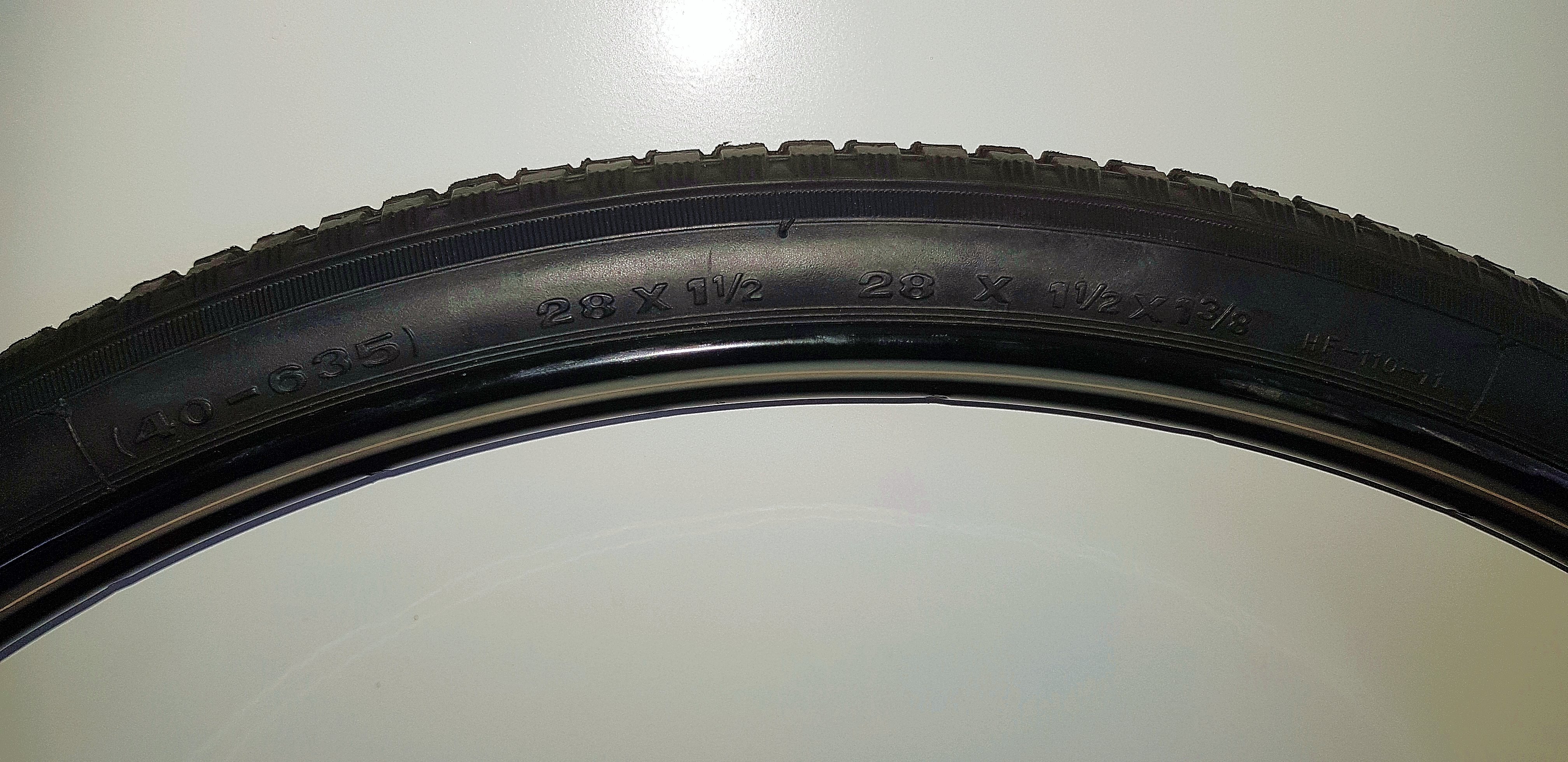 Reifen schwarz 28 x 1 1/2 40-635