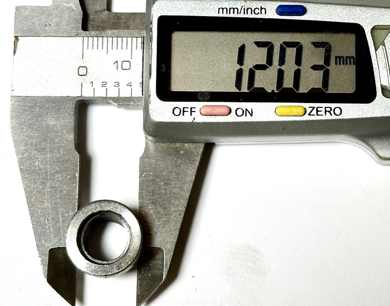 Einschweißgewinde / Schweißmuffe mit 5 mm Bund M10