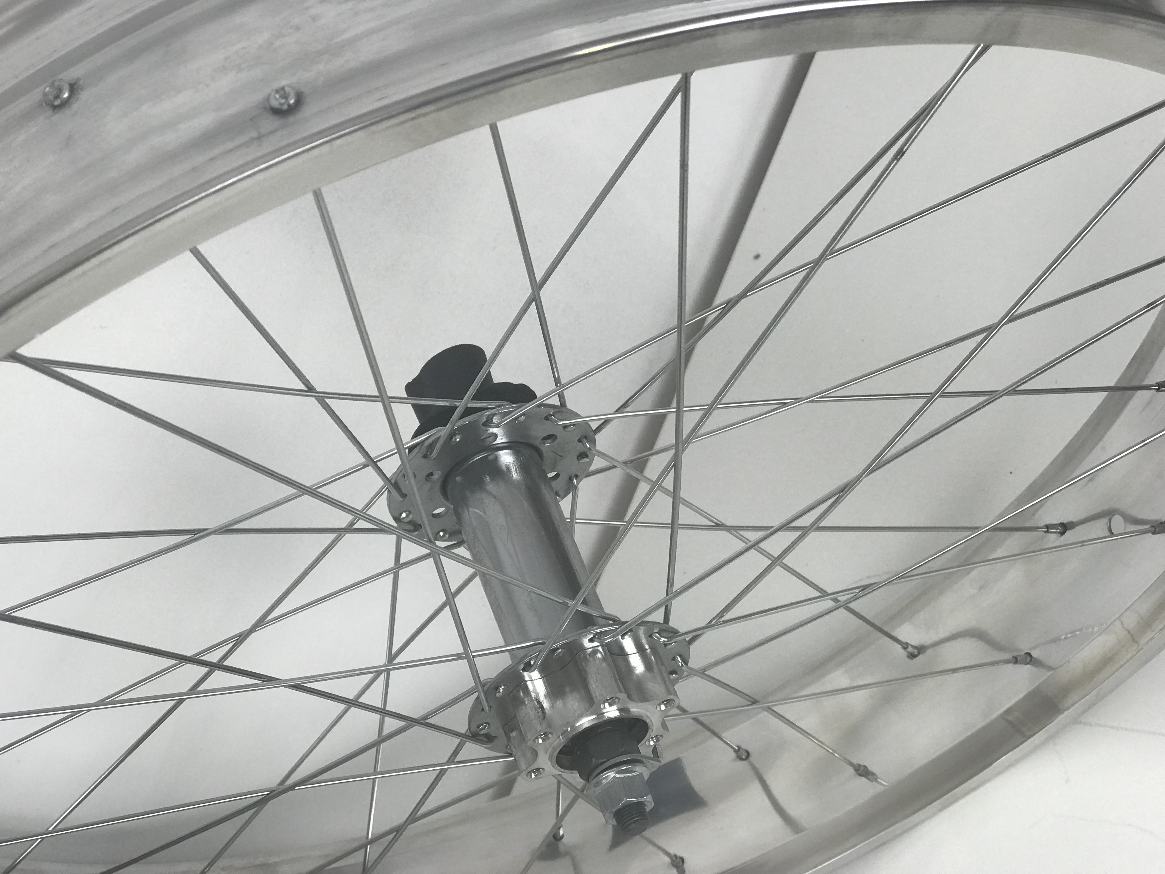 Laufradsatz 82 x 4, Vorder- und Hinterrad, 24 Zoll silber poliert