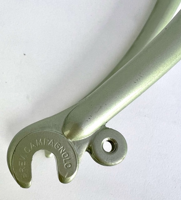 Rennradgabel mit Campagnolo Ausfallenden 700c 70-80er Jahre  Schaftlänge: 230 mm weiß grün