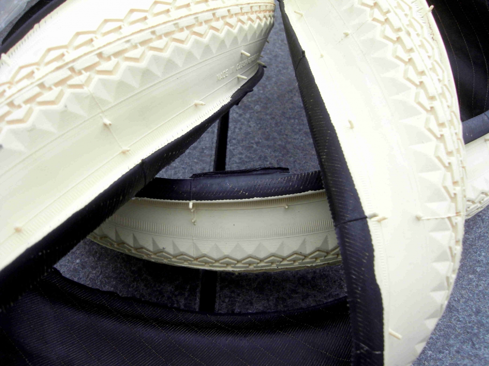 Wulstreifen 28 x 1 1/2 Creme